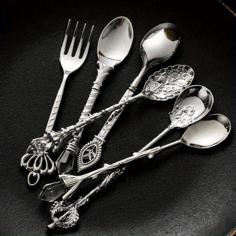 Vintage Collectible Spoons - 6 adet Vintage kaşık çatal kraliyet